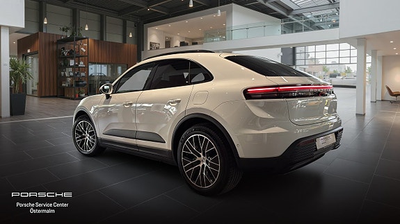 Porsche Macan 2 of 5