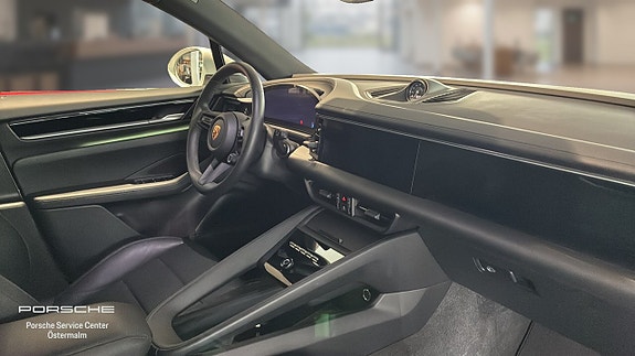 Porsche Macan 4 of 5