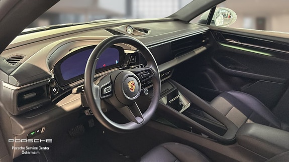 Porsche Macan 3 of 5