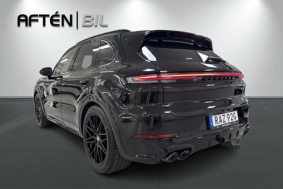 Porsche Cayenne S 9 of 30