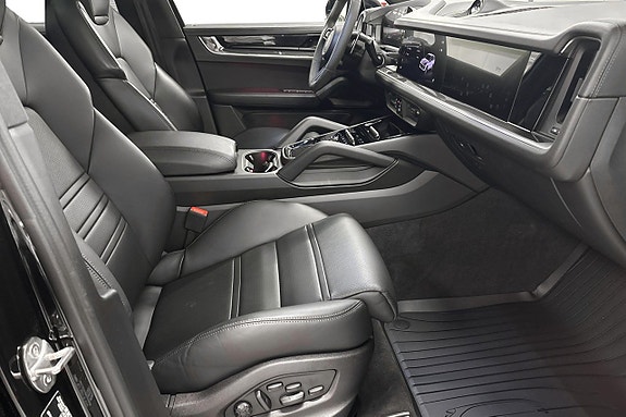 Porsche Cayenne S 16 of 30
