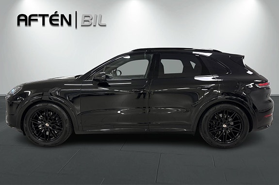 Porsche Cayenne S 10 of 30