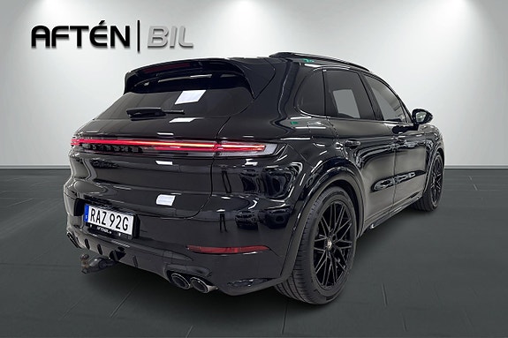 Porsche Cayenne S 7 of 30