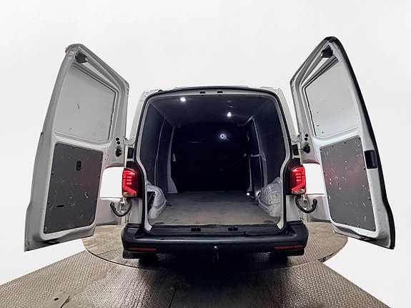 Volkswagen Transporter 8 of 30