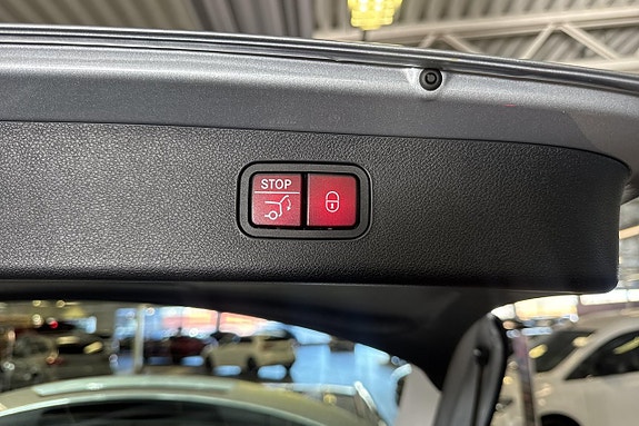 Mercedes-Benz E300 de 14 of 17