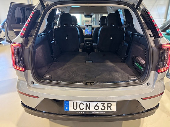 Volvo EX90 4 of 5