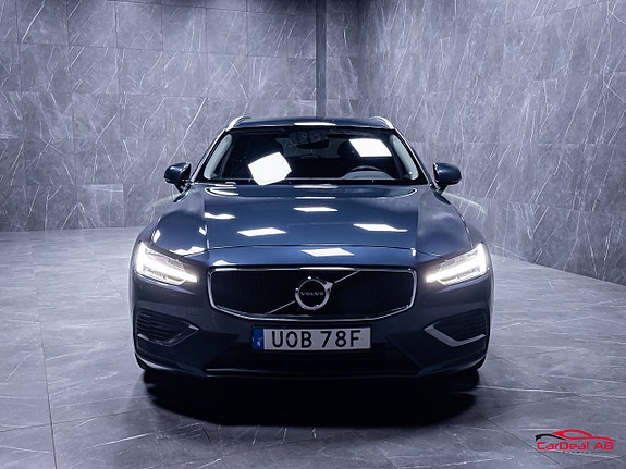 Volvo V60 2 of 5