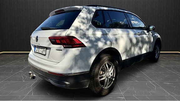 Volkswagen Tiguan 4 of 5