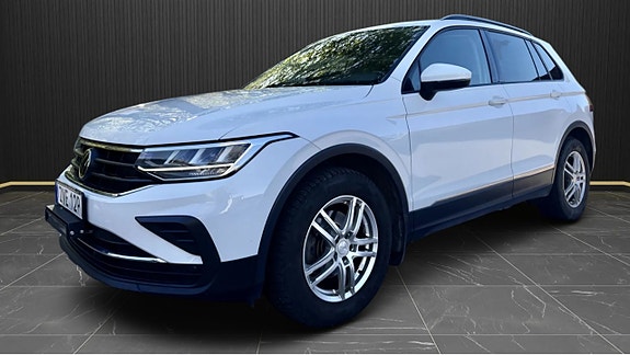 Volkswagen Tiguan 2 of 5