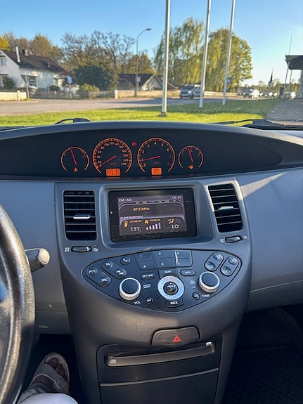 Nissan Primera 7 of 9