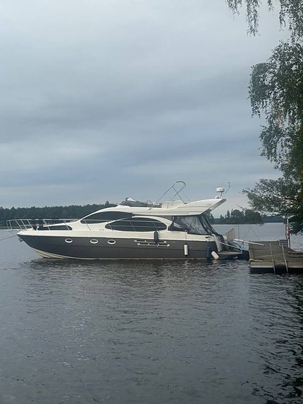 Kommande – Azimut 46 Fly – Caterpillar 3208