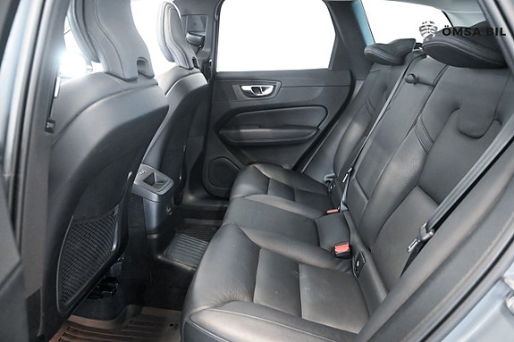 Volvo XC60 10 of 25