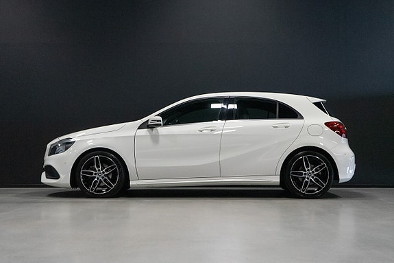 Mercedes-Benz A180 2 of 5