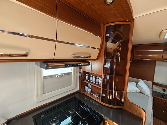 Adria Alpina 563ul 9 of 18
