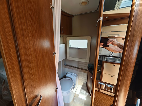 Adria Alpina 563ul 12 of 18
