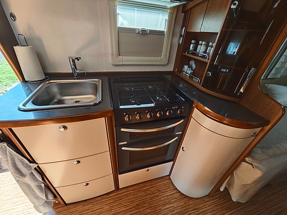 Adria Alpina 563ul 8 of 18