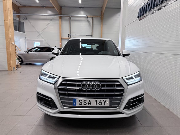 Audi Q5 2 of 5
