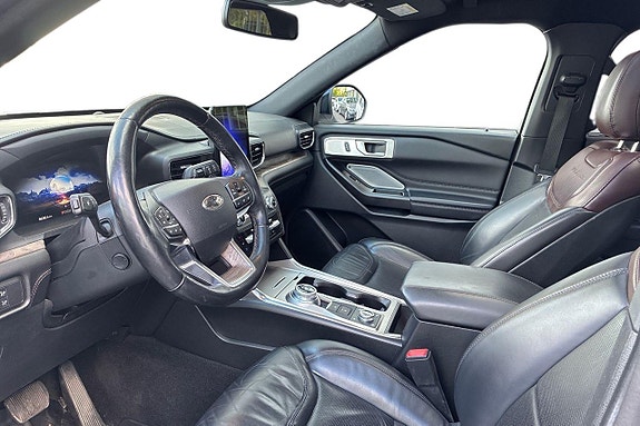 Ford Explorer 9 of 30