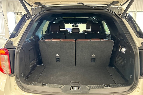 Ford Explorer 24 of 30
