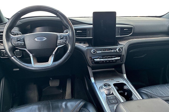 Ford Explorer 10 of 30