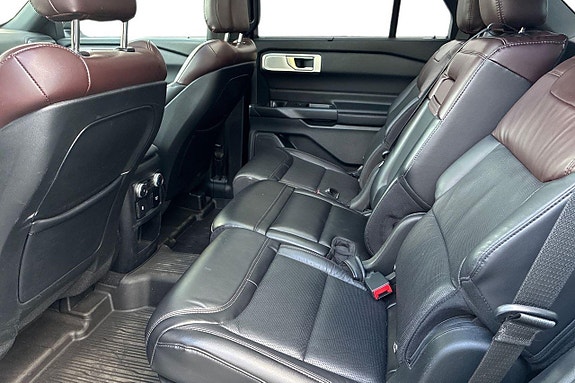 Ford Explorer 20 of 30