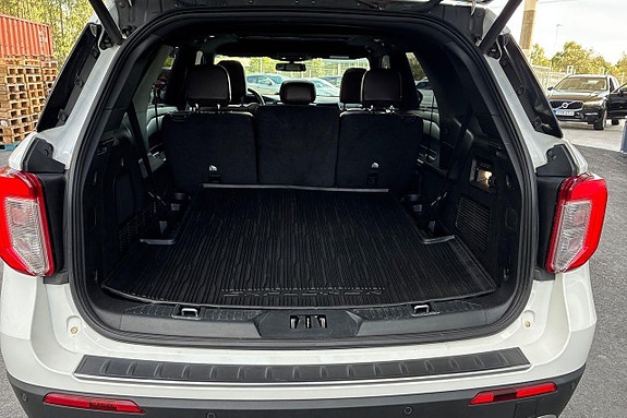 Ford Explorer 19 of 30