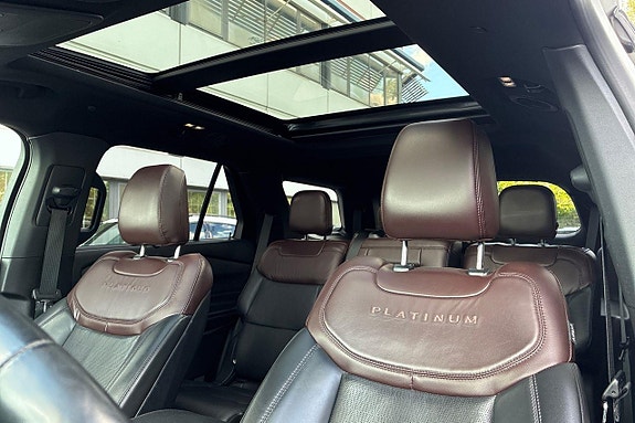 Ford Explorer 25 of 30