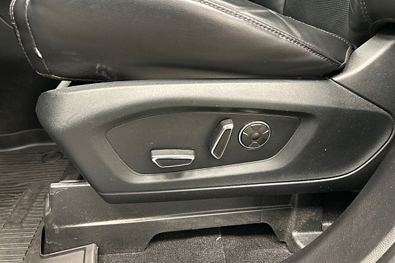 Ford Explorer 13 of 30