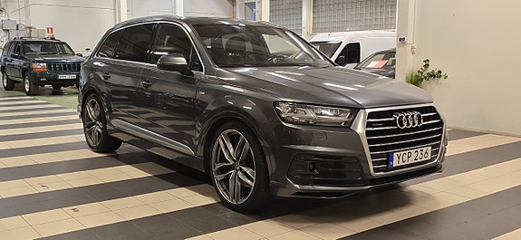 Audi Q7 3 of 5