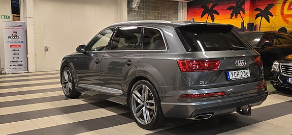 Audi Q7 6 of 22
