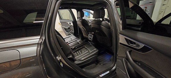 Audi Q7 8 of 22