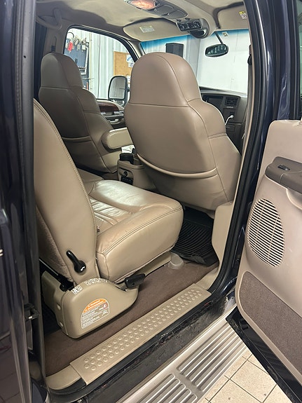 Ford Excursion 13 of 15