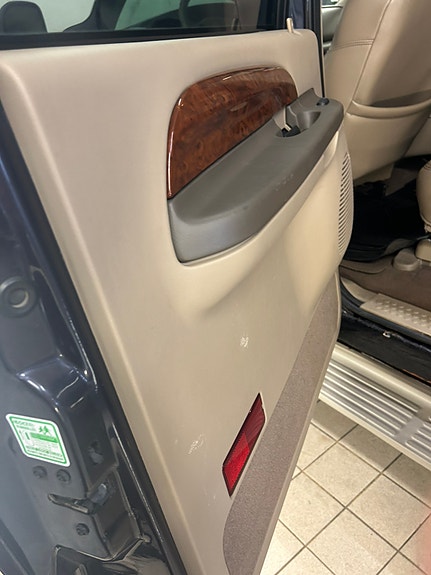 Ford Excursion 11 of 15