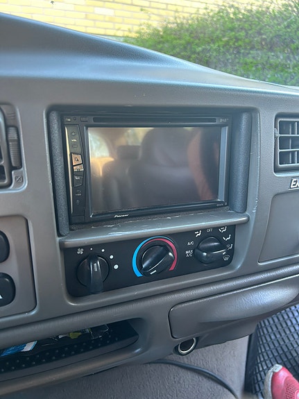 Ford Excursion 4 of 5