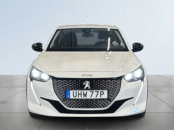 Peugeot e-208 2 of 18