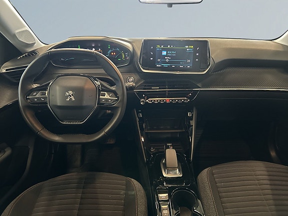 Peugeot e-208 8 of 18