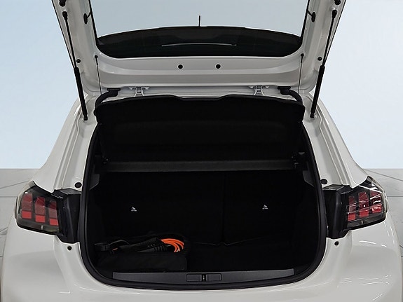 Peugeot e-208 12 of 18