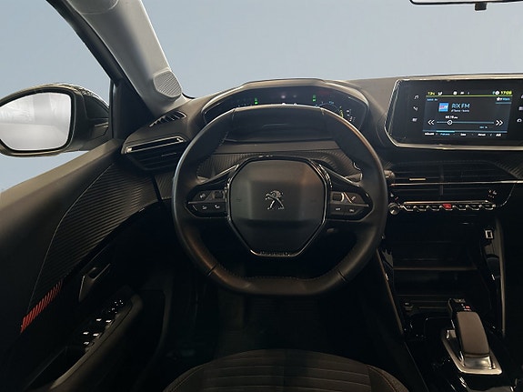 Peugeot e-208 9 of 18
