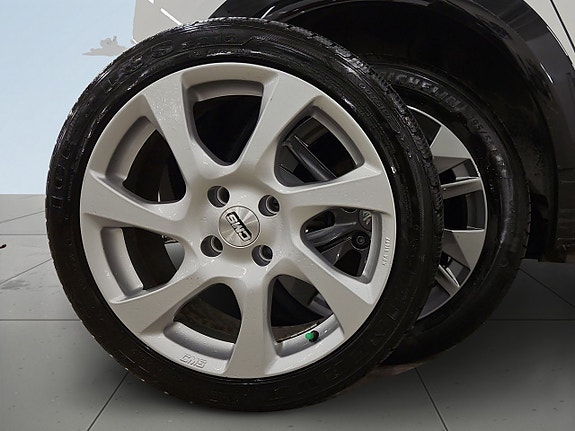 Peugeot e-208 14 of 18