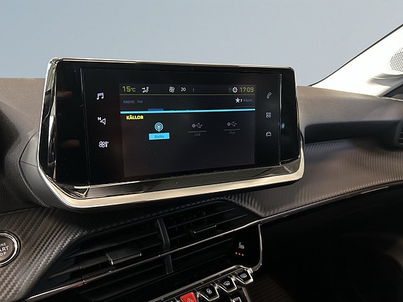 Peugeot e-208 15 of 18