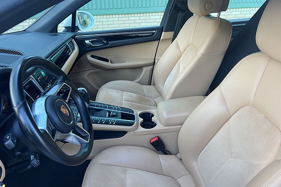 Porsche Macan S 14 of 25