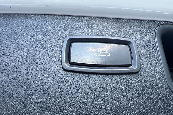 Porsche Macan S 10 of 25