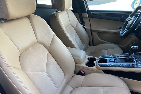 Porsche Macan S 18 of 25