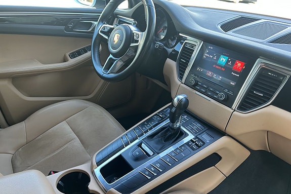 Porsche Macan S 19 of 25