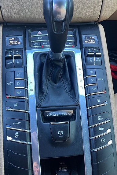 Porsche Macan S 22 of 25