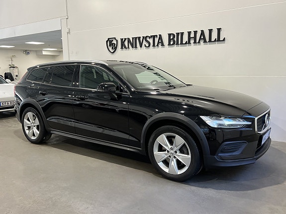 Volvo V60 Cross Country 3 of 5