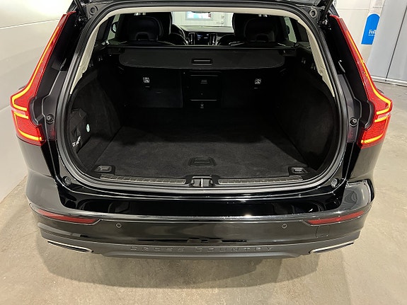 Volvo V60 Cross Country 11 of 27