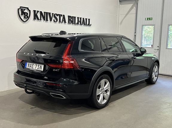 Volvo V60 Cross Country 4 of 27