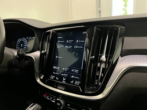 Volvo V60 Cross Country 21 of 27