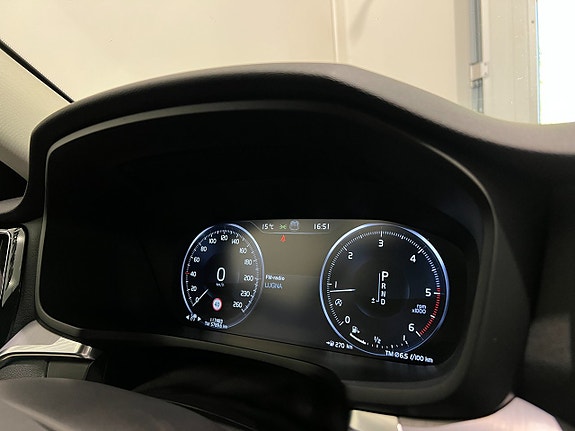 Volvo V60 Cross Country 19 of 27